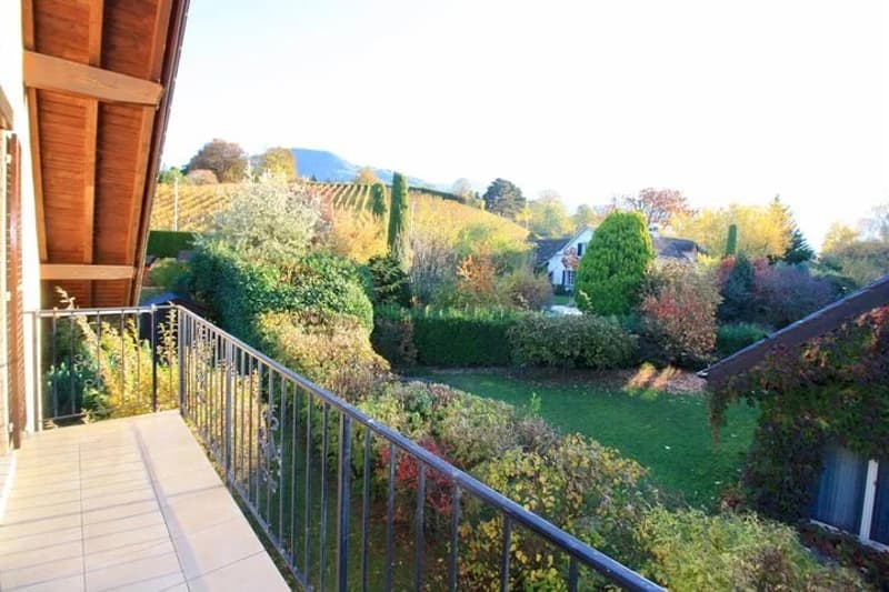 Semi-detached villa with 6 rooms (4)