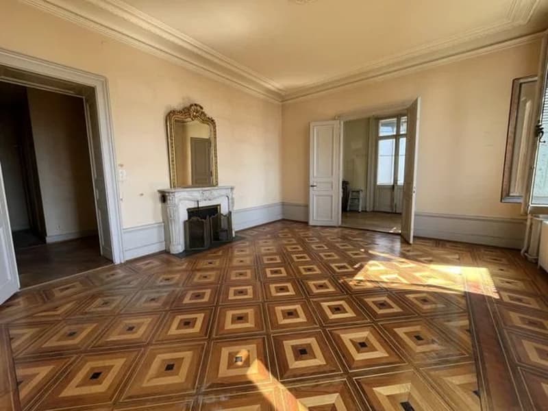 Wohnung mit 4 Zimmern im Hochparterre (2)