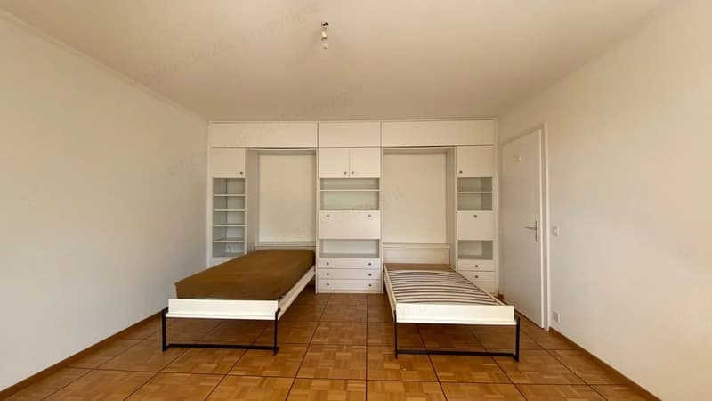 Schönes helles 2,5-Zimmer-Apartment, Südausrichtung, im letzten Stock mit Aufzug. (2)