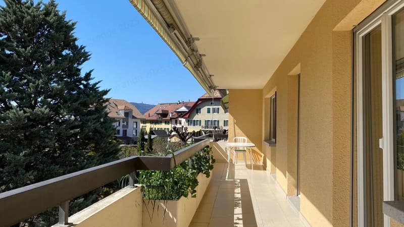 Schönes helles 2,5-Zimmer-Apartment, Südausrichtung, im letzten Stock mit Aufzug. (8)