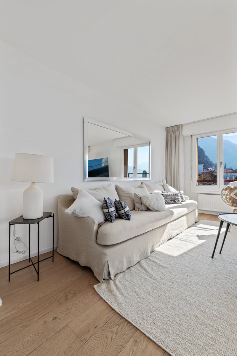 Bel appartement spacieux de 6.5 pièces de 175m2 au 8ème étage. (3)