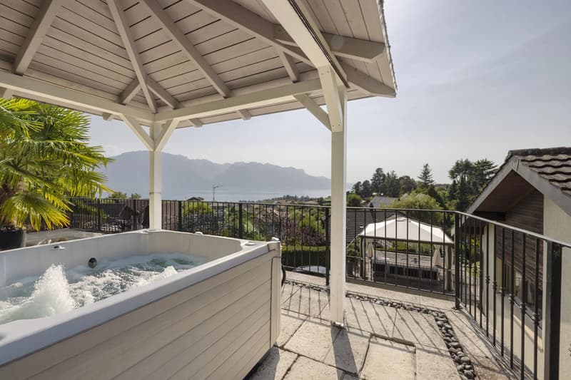 Beautiful individual villa with lovely lake view (5)