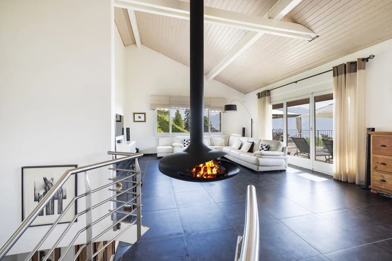 Beautiful individual villa with lovely lake view (6)
