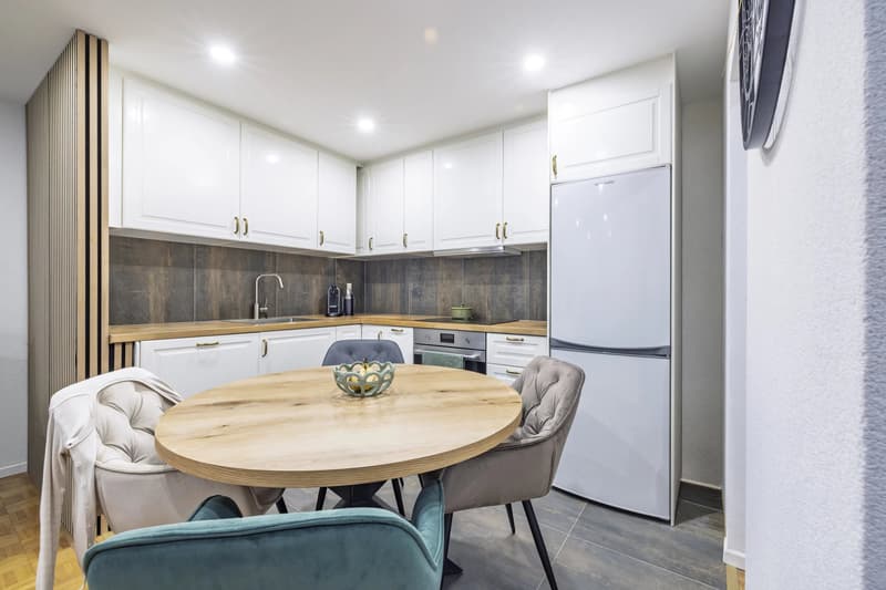 Beautiful 2.5-room apartment renovated, two steps from the lake (6)