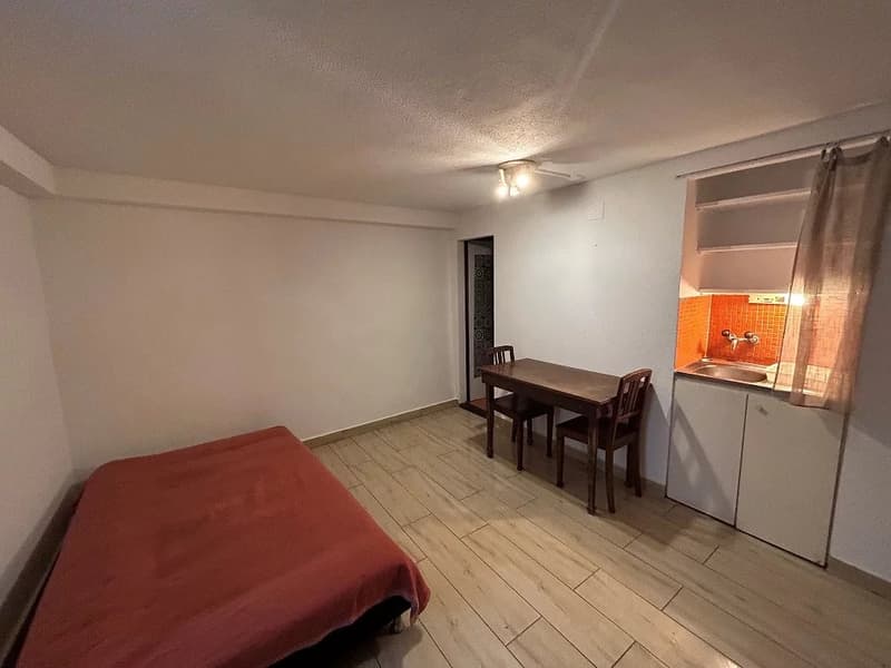Studio möbliert im Erdgeschoss (1)