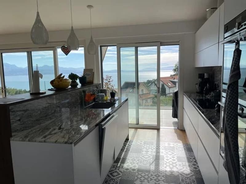 Magnifique appartement de 5.5 pièces au 1er étage avec vue lac et grand balcon de 47m2 (4)