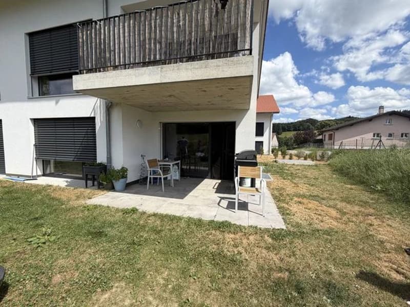 Bel appartement de 4.5 pièces au rez-de-chaussée avec jardin privatif (9)