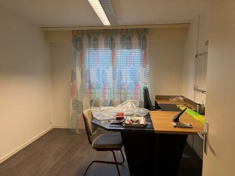 Verkaufsfläche zur sofortigen Miete mit 3 Zimmern im Erdgeschoss (5)