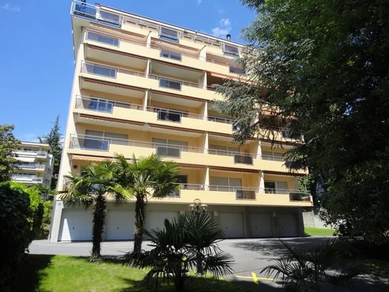 Appartement rénové de 2 pièces au 4ème étage avec une vue sur la lac. (1)