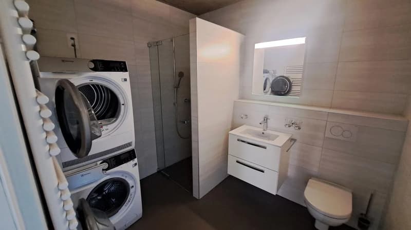 Bel appartement de 4 pièces avec grande terrasse et vue dégagée. (6)