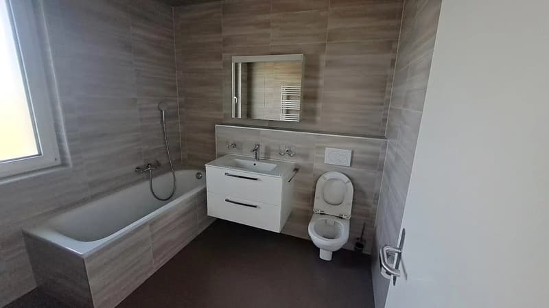Bel appartement de 4 pièces avec grande terrasse et vue dégagée. (5)