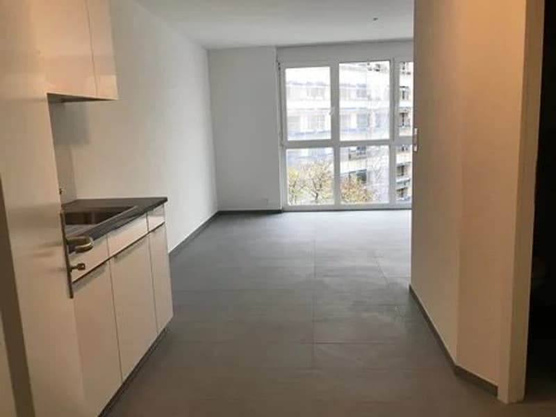 Studio au 1er étage (2)