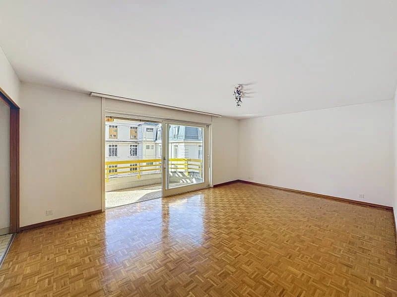 Appartement rénové de 3.5 pièces au 2ème étage. (9)