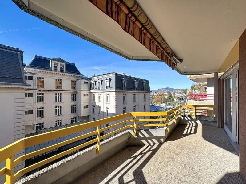 Appartement rénové de 3.5 pièces au 2ème étage. (5)