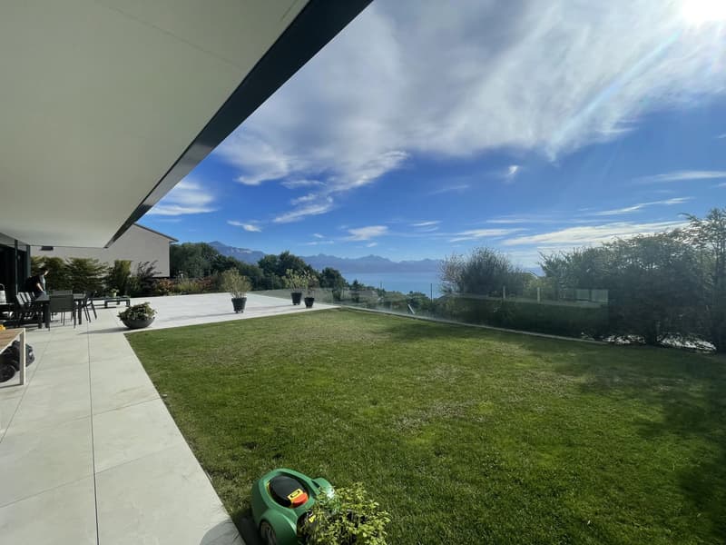 Superbe 5.5 pièces de standing avec grand jardin privé (2)
