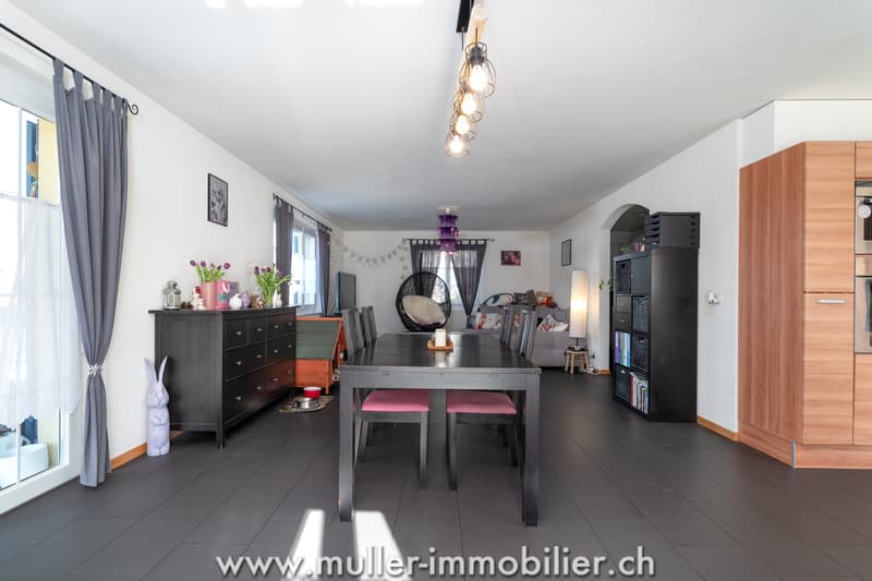 Bellissima villa individuale con giardino a Ursy (5)