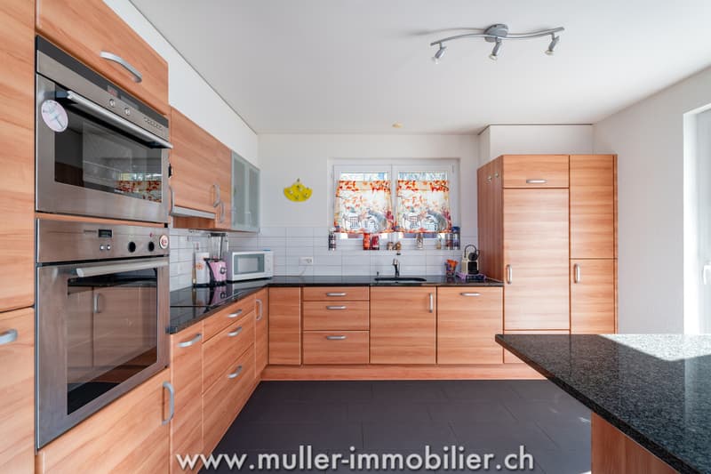 Bellissima villa individuale con giardino a Ursy (4)