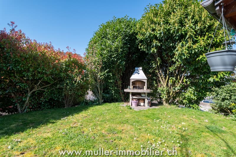 Bellissima villa individuale con giardino a Ursy (9)