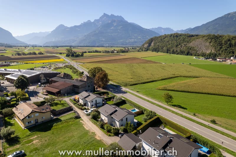 Zweifamilienhaus mit großem Grundstück und superber Aussicht in Ollon (11)