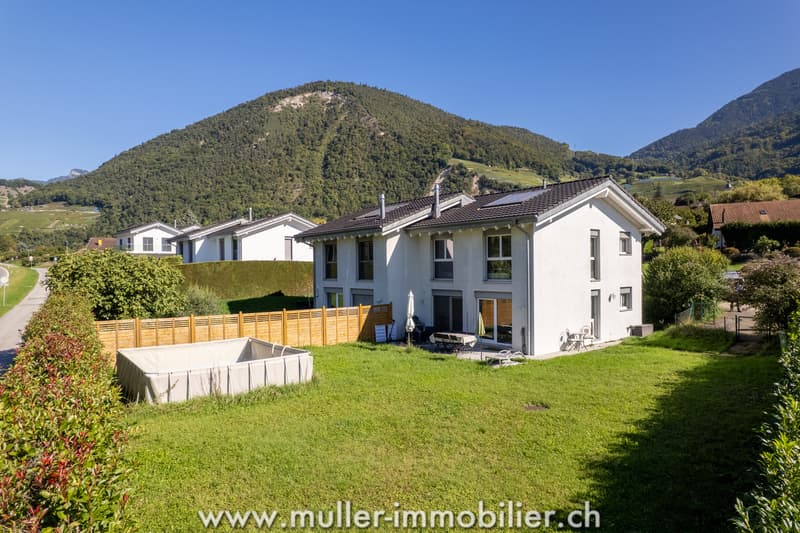 Zweifamilienhaus mit großem Grundstück und superber Aussicht in Ollon (2)