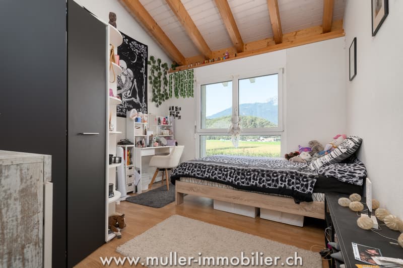 Zweifamilienhaus mit großem Grundstück und superber Aussicht in Ollon (8)