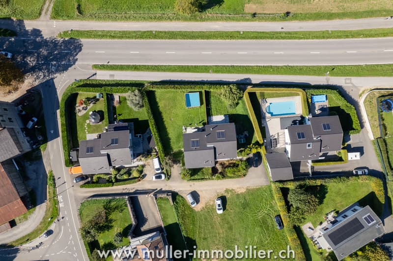 Zweifamilienhaus mit großem Grundstück und superber Aussicht in Ollon (12)