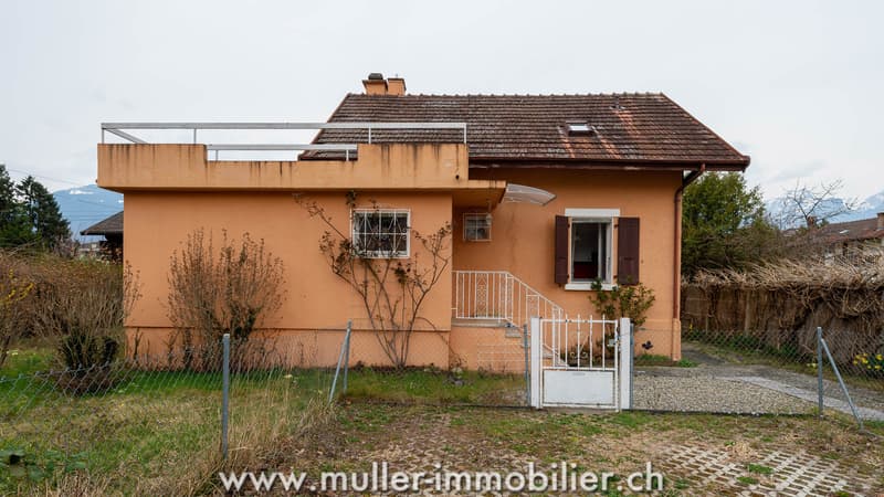 Charming villa with garden in the Sous-gare district of Aigle (3)