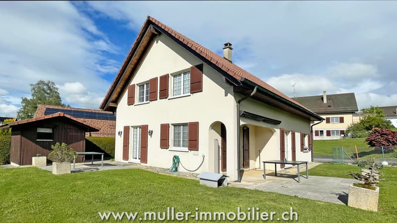 Beautiful villa in viager occupied without rent, in Châtillens (11)