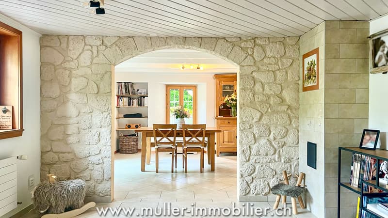 Authentic village house with 5.5 rooms in a green oasis of 1'884 m2 (7)