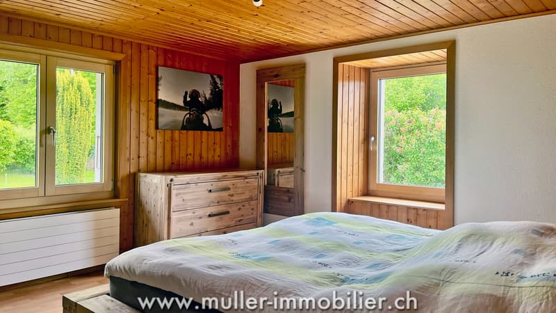 Authentic village house with 5.5 rooms in a green oasis of 1'884 m2 (9)