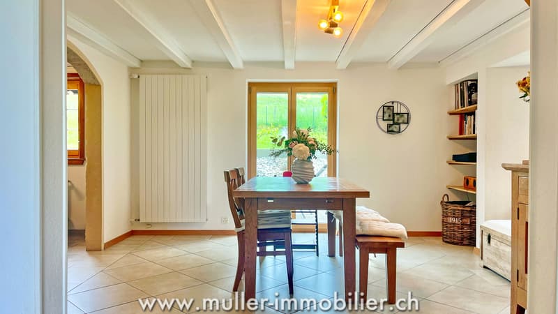 Authentic village house with 5.5 rooms in a green oasis of 1'884 m2 (5)