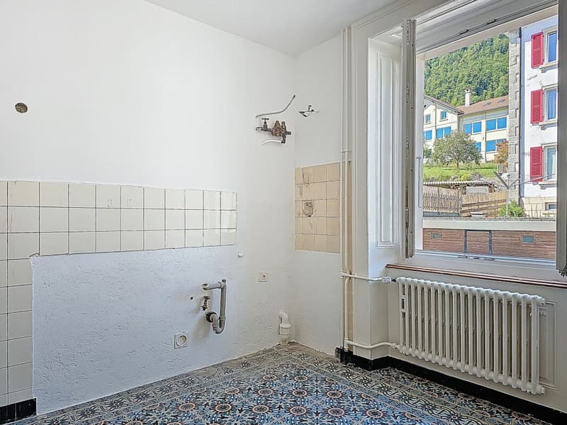 Apartment 4.5 rooms to renovate (5)