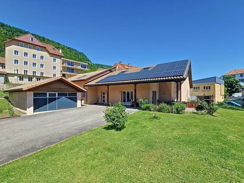 Detached house 9 rooms in St-Imier (1)