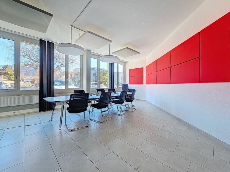 Bureaux équipés et modulable à souhait (12)