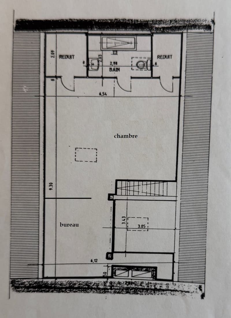 Magnificent apartment in the center of Peseux. Calm, serene, 2 steps from transportation, schools, and shops. (12)