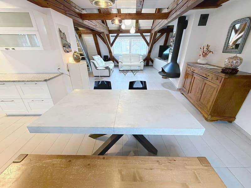 Magnificent apartment in the center of Peseux. Calm, serene, 2 steps from transportation, schools, and shops. (3)