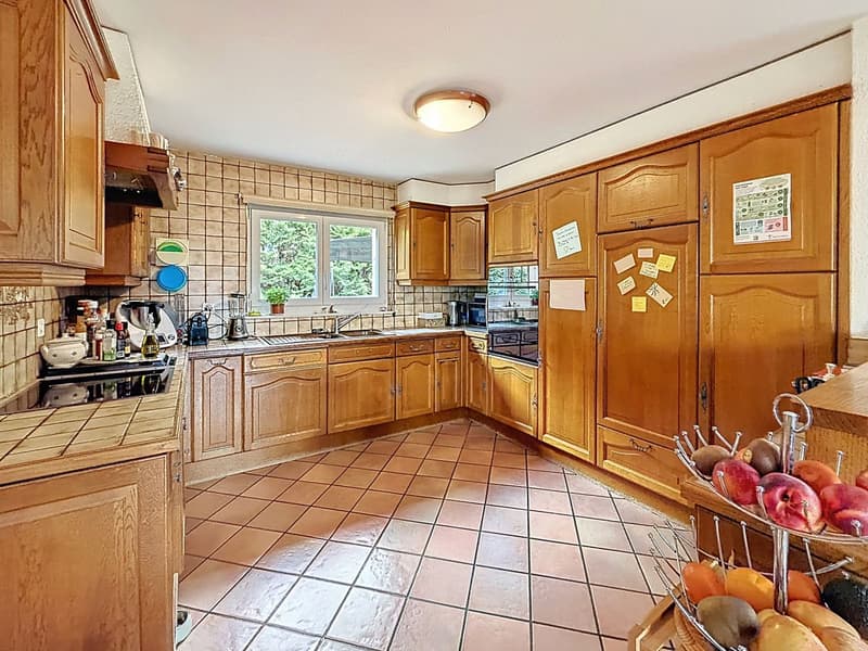 Detached house with 6.5 rooms (170 m2) + a 3-room apartment of 61m2, swimming pool and large garden - 10 minutes from Lausanne (4)