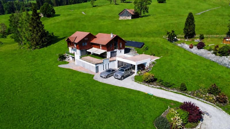 Außergewöhnliches Anwesen mit privatem Wellnessbereich und Panoramablick auf die Préalpen (2)