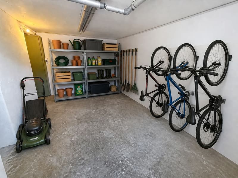 Prächtige 4,5-Zimmer-Wohnung mit separatem Eingang, eigenem Garten und freier Sicht (9)