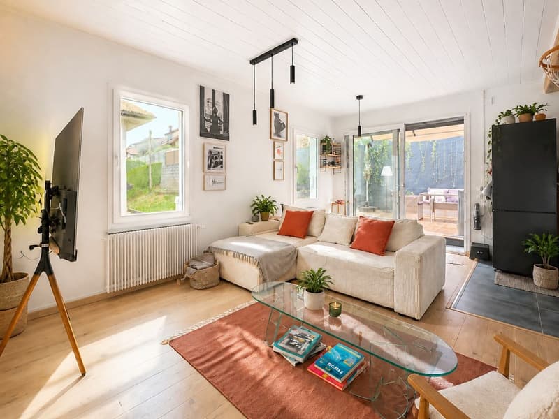 Maison indépendante de caractère avec jardin, studio et potentiel locatif (6)