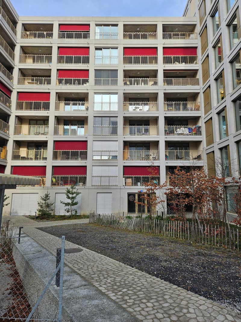 Appartement moderne de 2 pièces avec loggia à Lausanne (3)