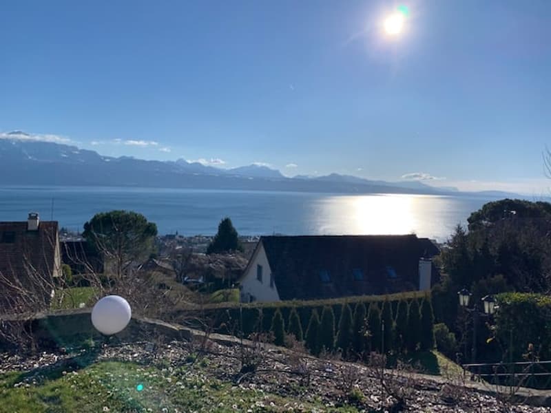 Incantevole villa indipendente di 6,5 locali con vista panoramica sul lago e le montagne! (11)