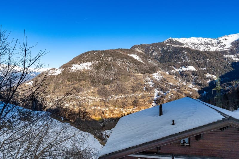 Charming 3-bedroom chalet with panoramic mountain views and excellent access to ski lifts (13)
