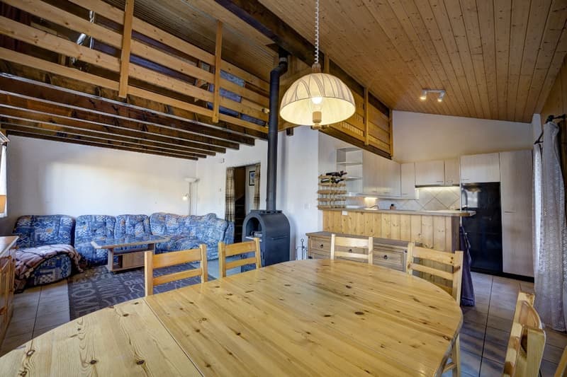 Charming 3-bedroom chalet with panoramic mountain views and excellent access to ski lifts (5)