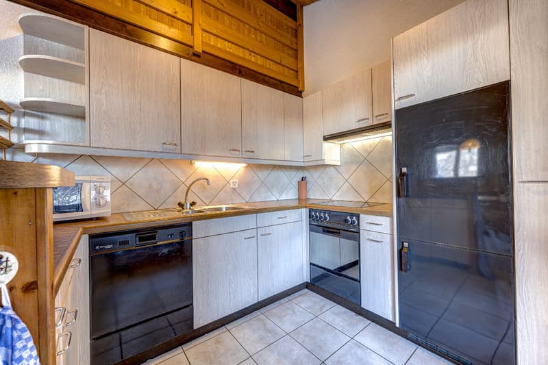 Charming 3-bedroom chalet with panoramic mountain views and excellent access to ski lifts (6)