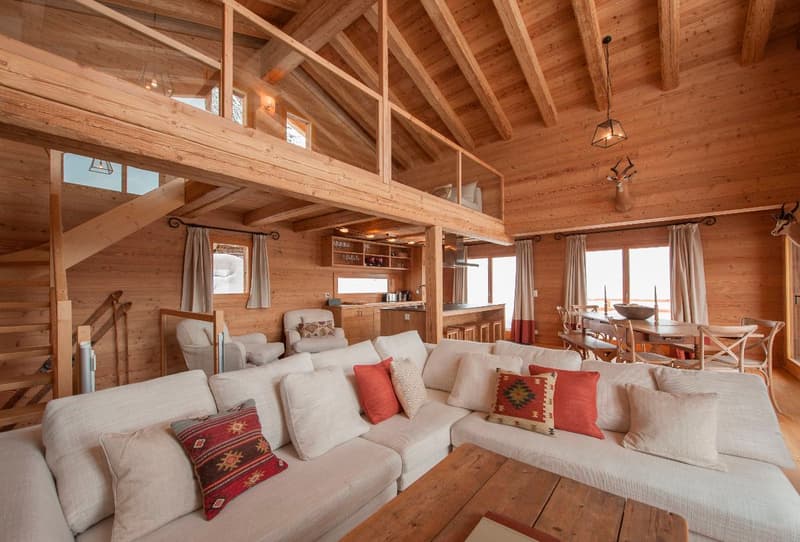 Spacieux chalet de cinq chambres avec vue panoramique (3)