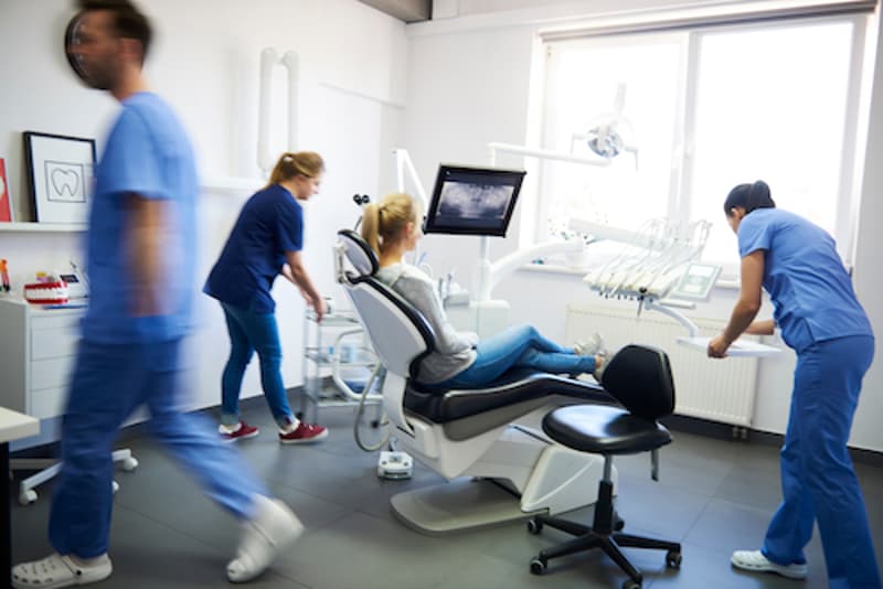 Suisse-Romande : magnifique cabinet-dentaire, à remettre pour Médecin ou Investisseur. (1)