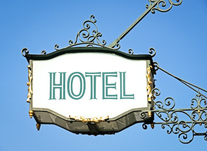 Porte du soleil : Splendide hôtel au pied des pistes à vendre. (1)