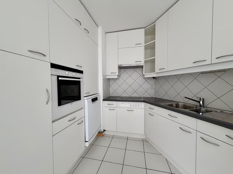 Geräumige 4.5-Zimmer-Wohnung im 15. Stock – La Chaux-de-Fonds (3)