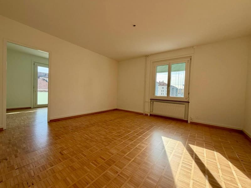 Einzigartiges 3-Zimmer-Apartment mit Balkon (2)